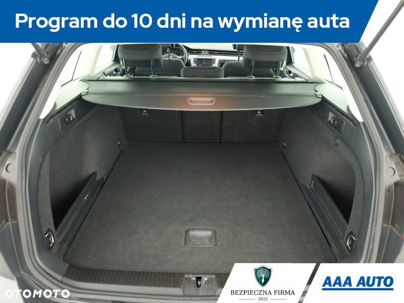 Volkswagen Passat Variant - 19