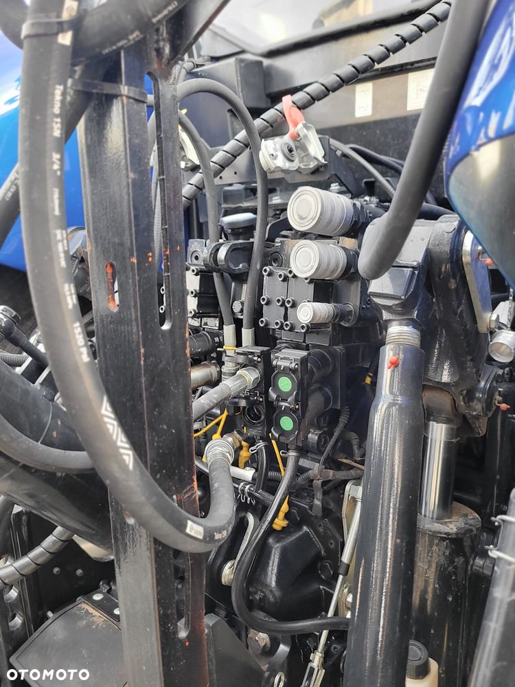New Holland T7.270 Auto Command - 15