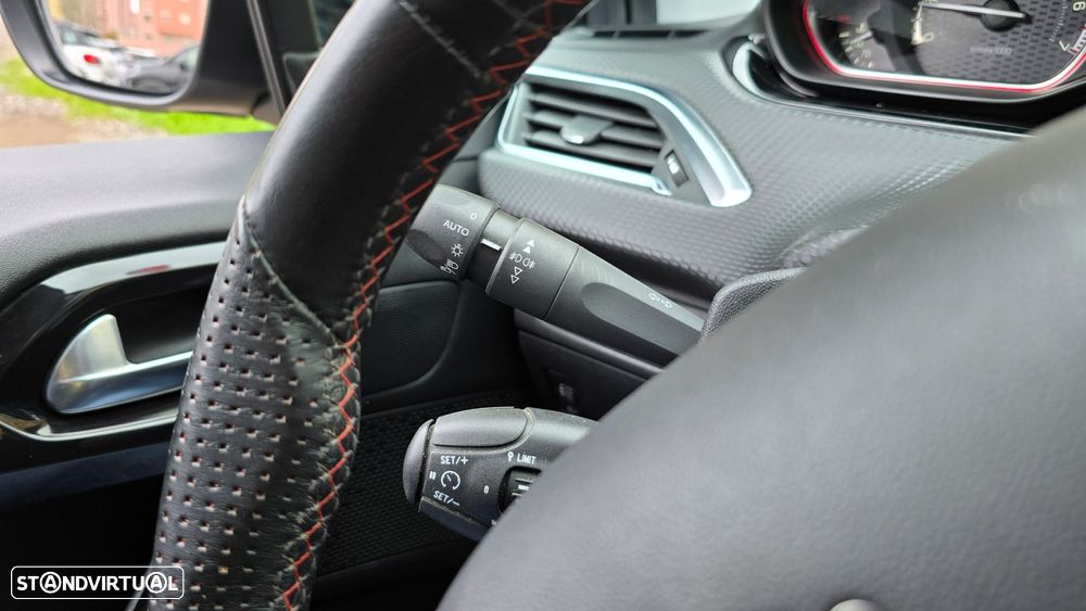 Peugeot 2008 1.2 PureTech GT Line EAT6 - 15