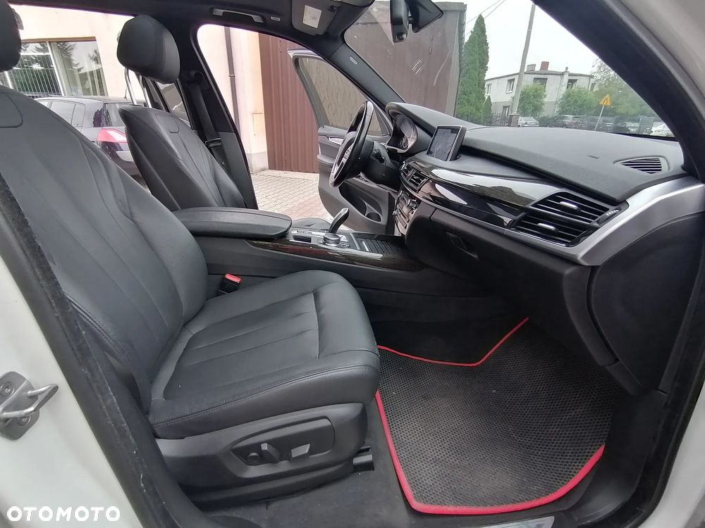 BMW X5 xDrive35i - 32