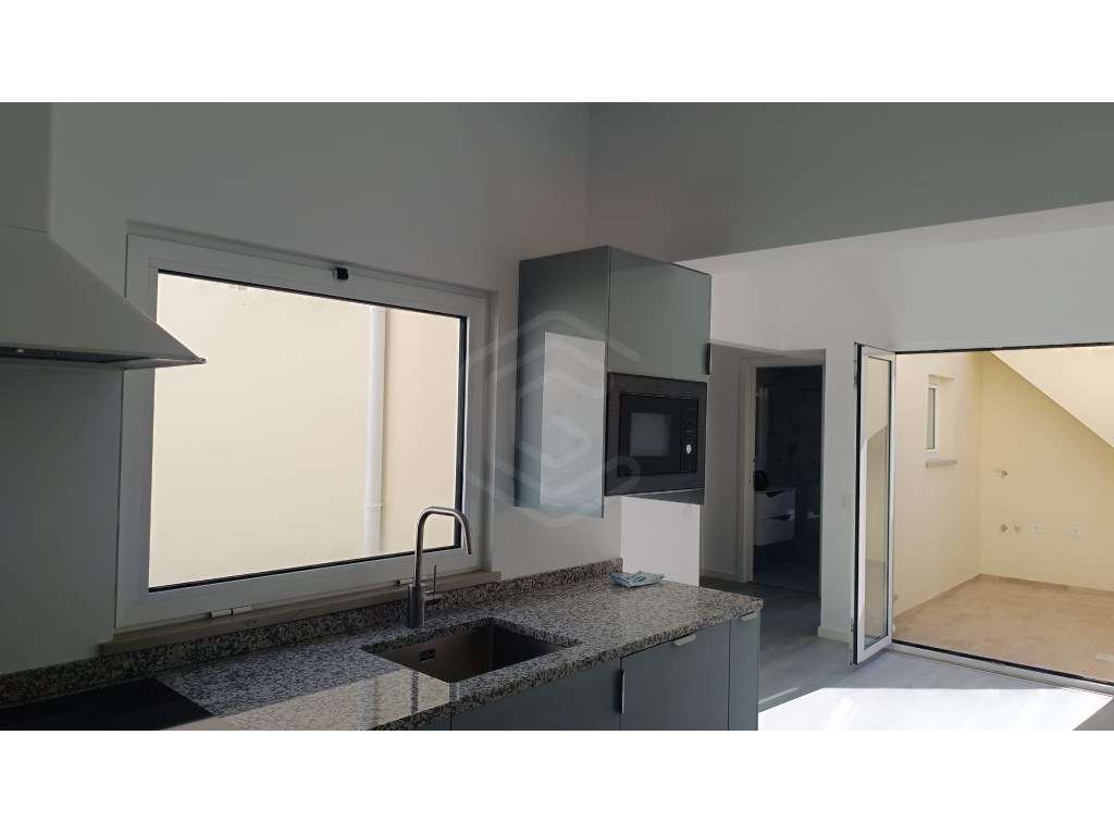 Moradia V2 em zona centro da Cidade de Faro, Algarve - Grande imagem: 4/18