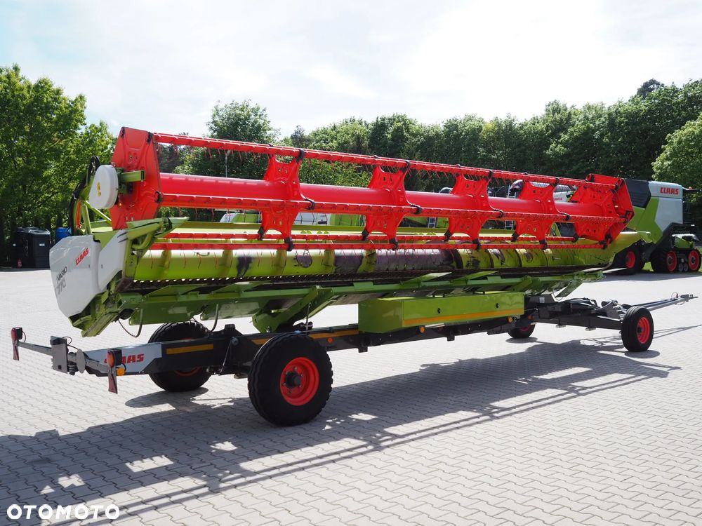 Claas Trion 750 CEMOS + V770 - 13