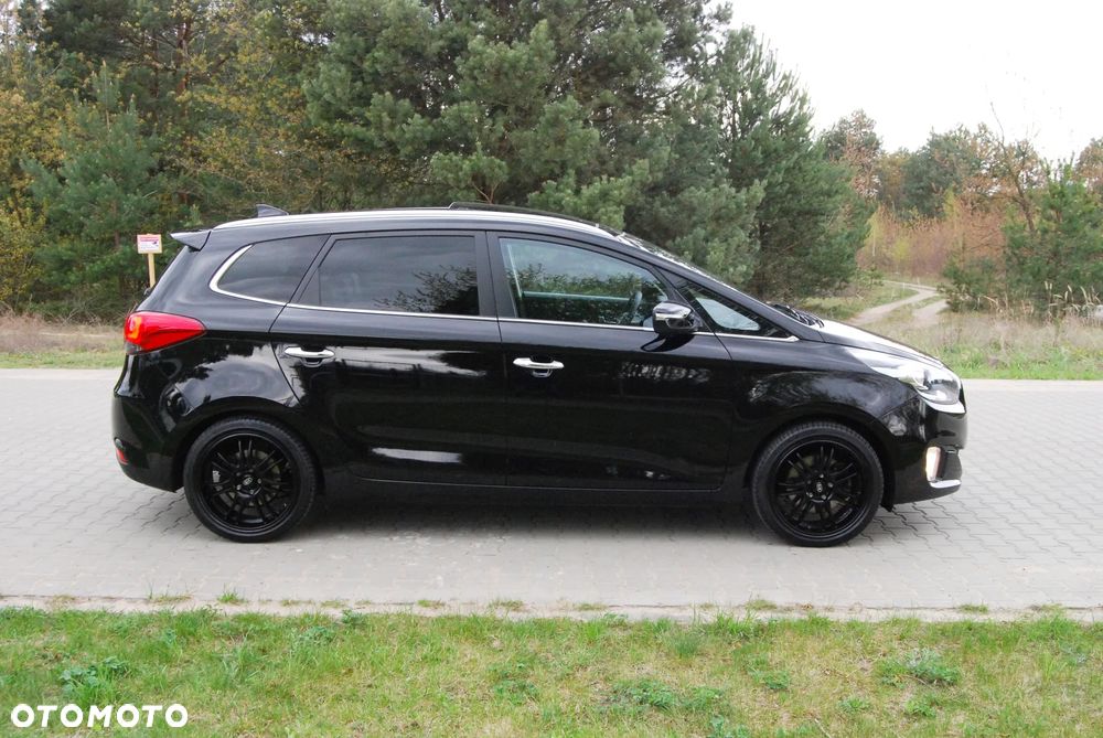 Kia Carens 1.7 CRDi 141 Dream Team Edition - 16