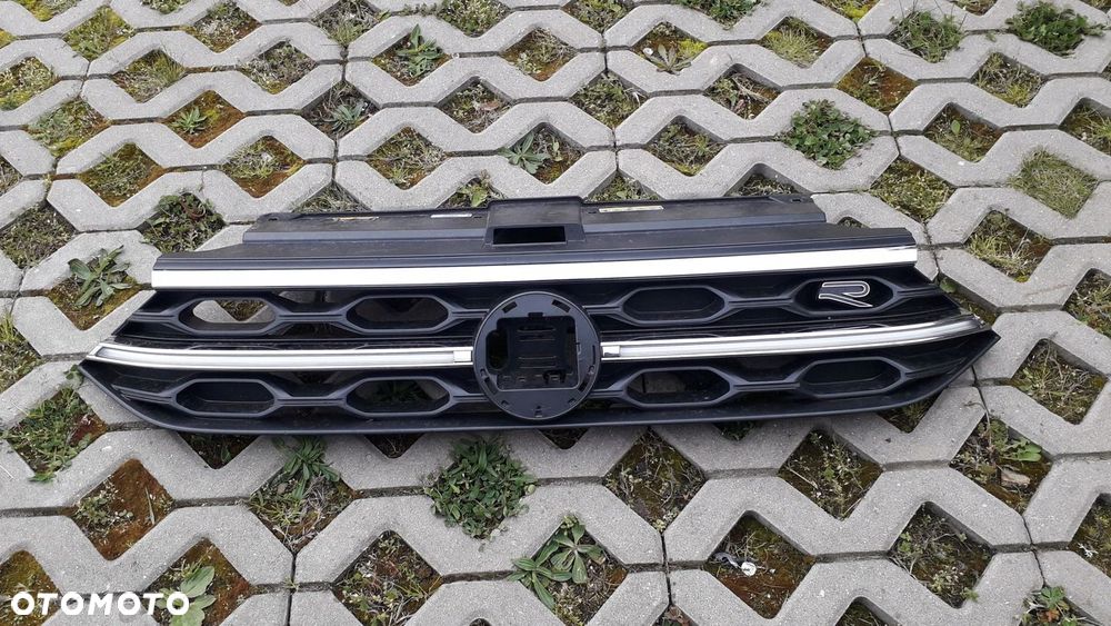 grill T-Roc 2GA R line podświetlany atrapa led 2GA 853 653H - 1