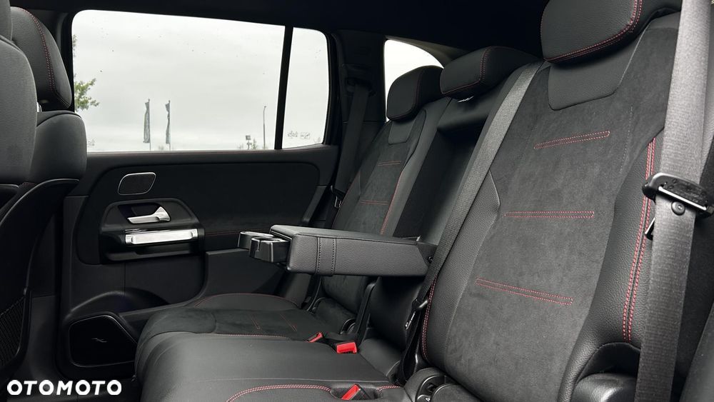 Mercedes-Benz GLB - 27