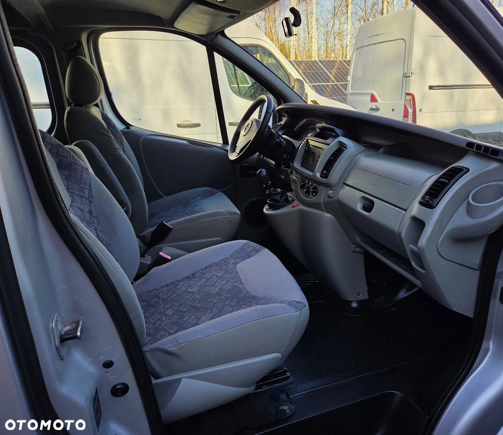 Renault Trafic Vivaro - 10
