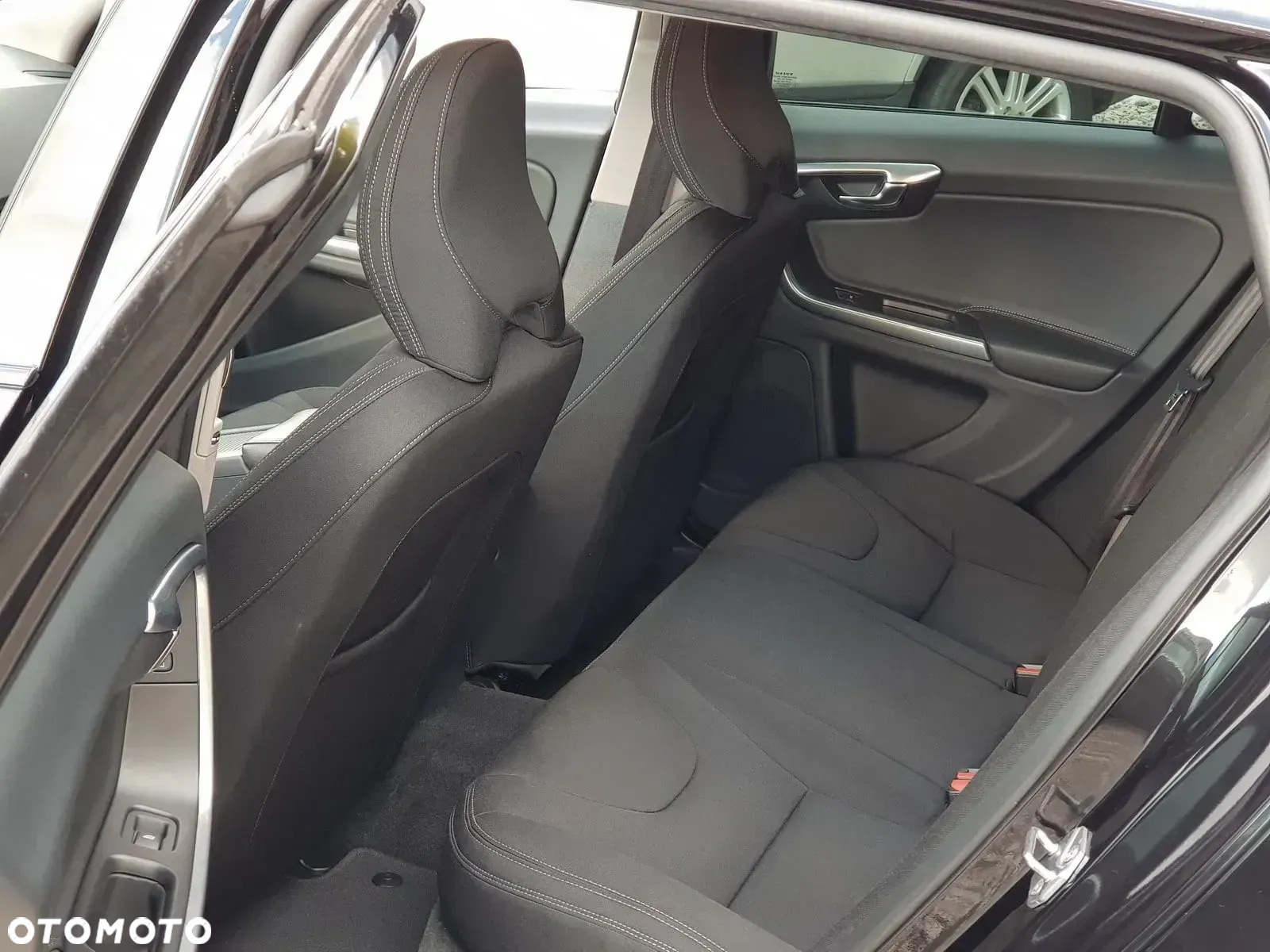 Volvo V60 Cross Country - 8