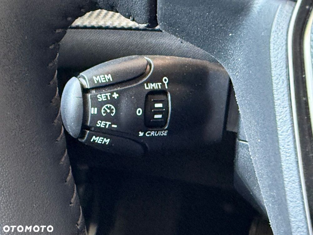 Peugeot 208 - 21