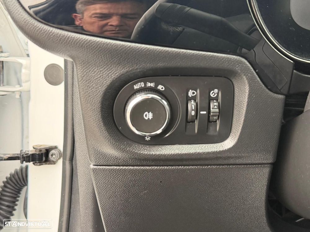 Opel Corsa 1.5 D Elegance - 18