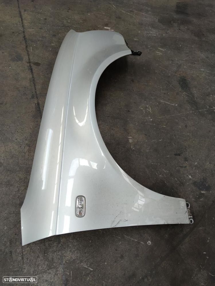 GUARDA-LAMAS FRONTAL DIREITO AUDI A4 AVANT 2007 - 2