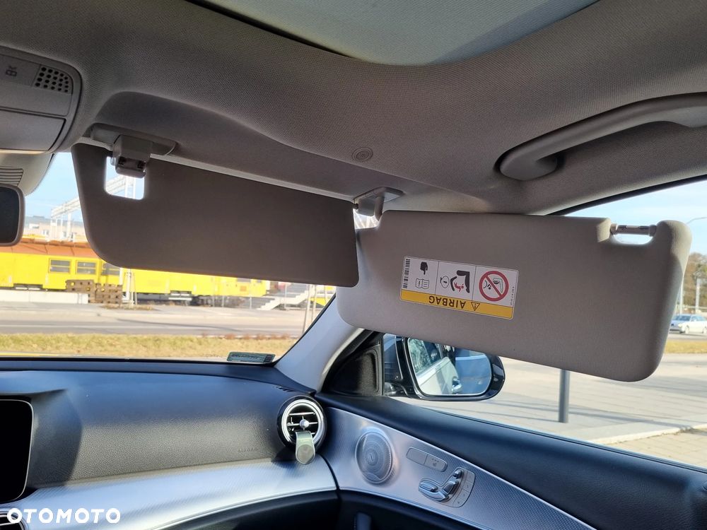 Mercedes-Benz Klasa E 220 d 4-Matic 9G-TRONIC - 18