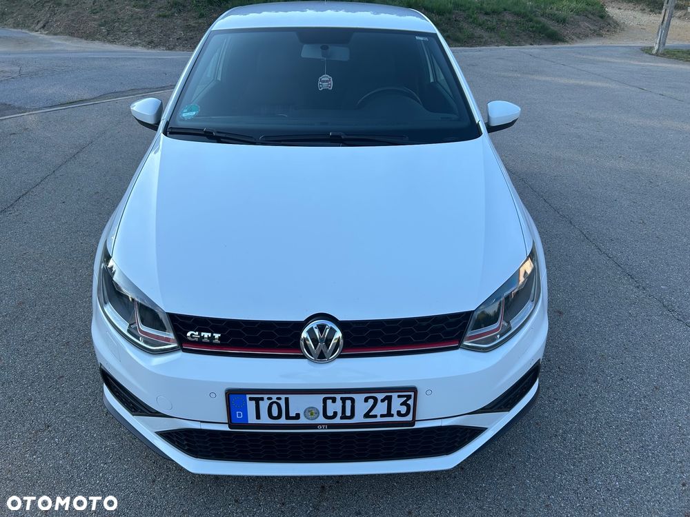 Volkswagen Polo - 2