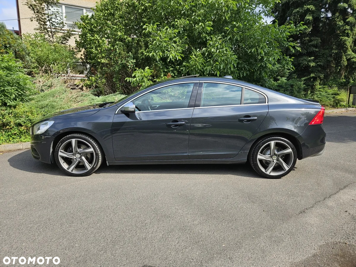 Volvo S60 D3 R-Design - 5