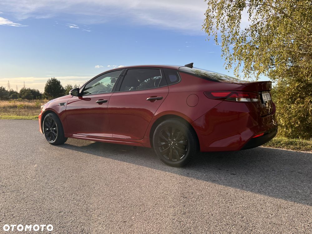 Kia Optima - 11