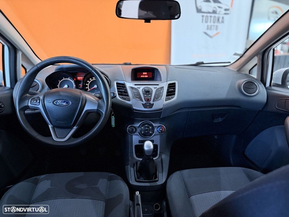 Ford Fiesta - 10