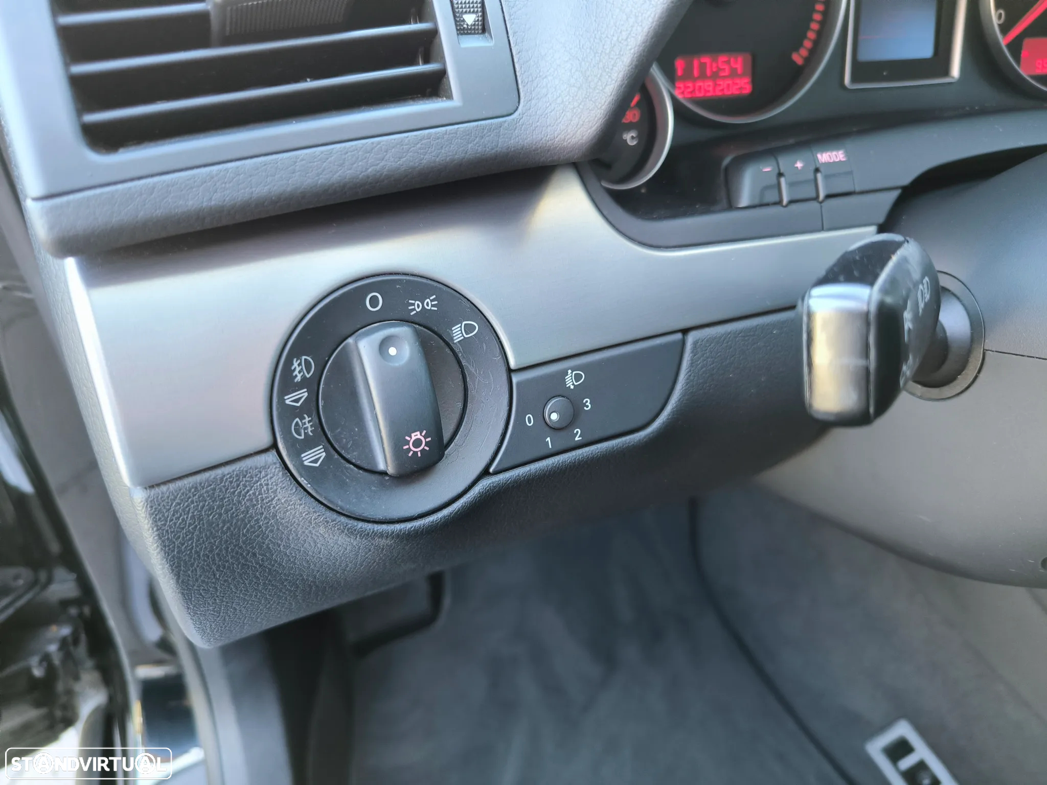 Audi A4 2.0 TDI Advance - 44
