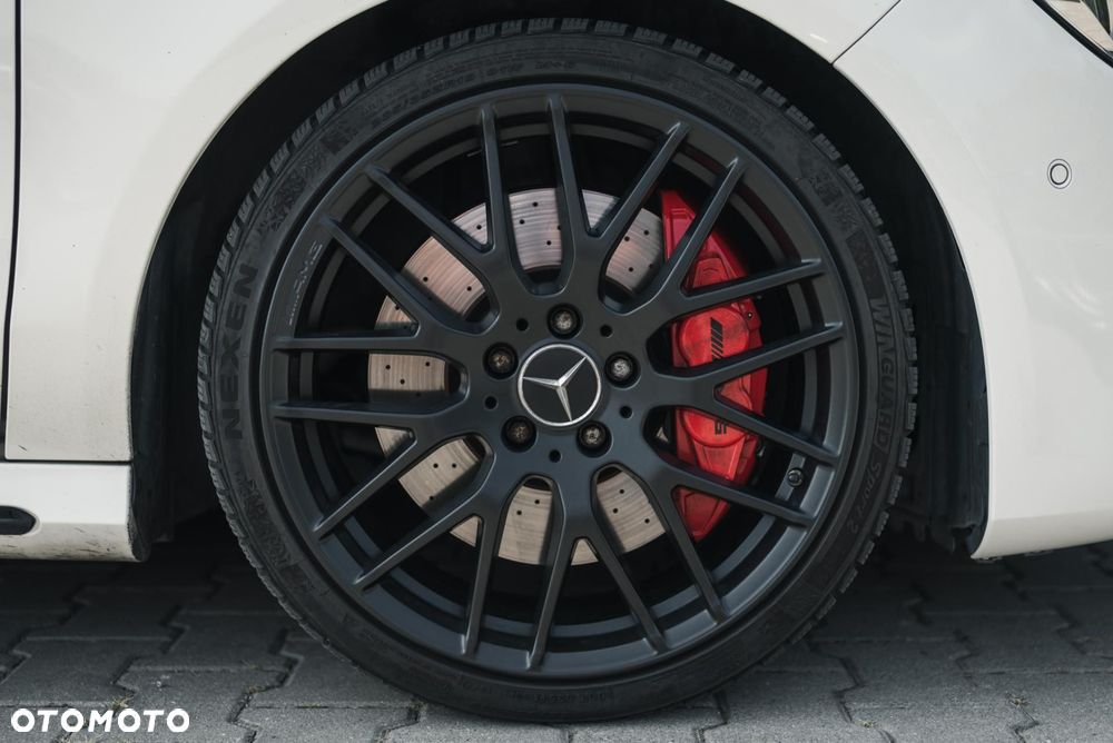 Mercedes-Benz CLA AMG 45 4-Matic - 36