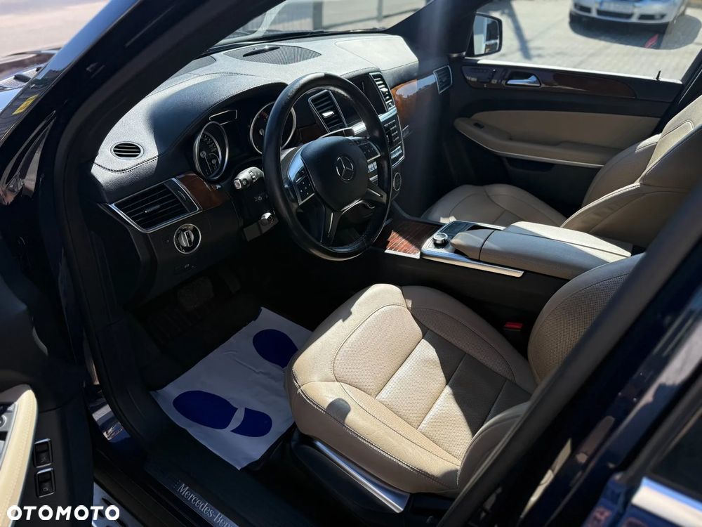 Mercedes-Benz GL - 22