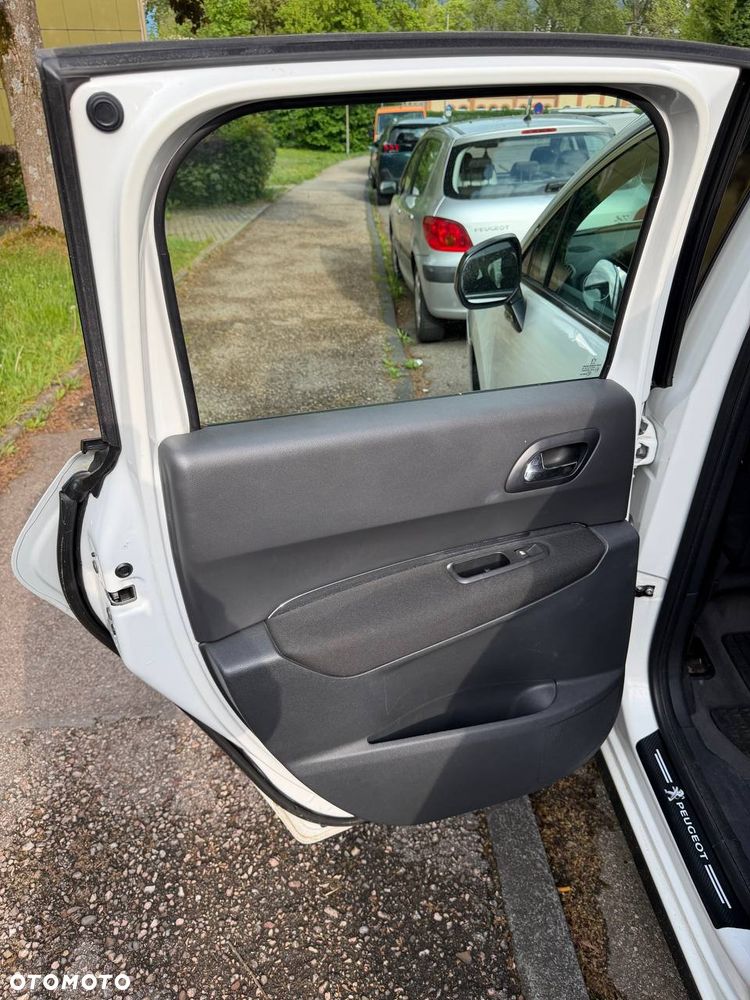 Peugeot 3008 1.6 Allure - 14
