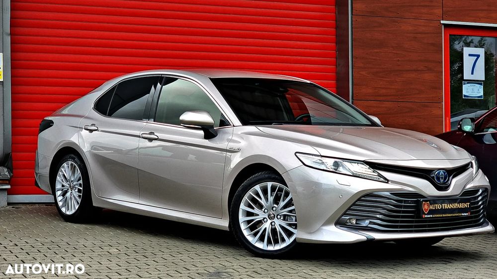 Toyota Camry 2.5 Hybrid Business - 10