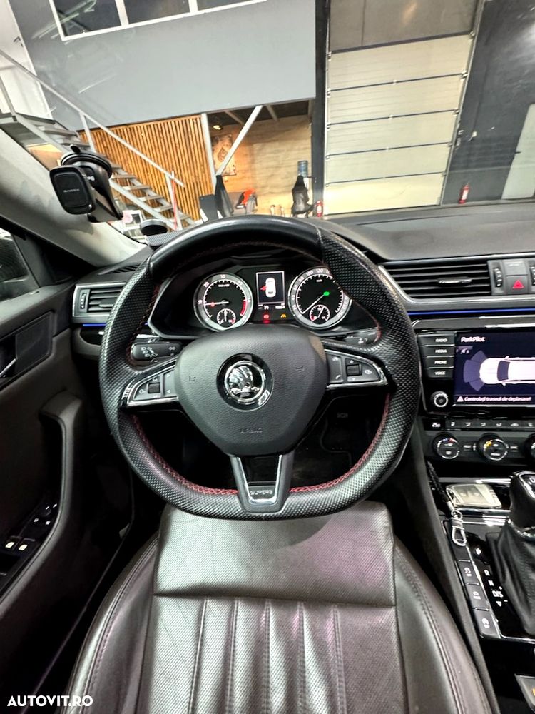 Skoda Superb 2.0 TDI 4X4 DSG L&K - 8