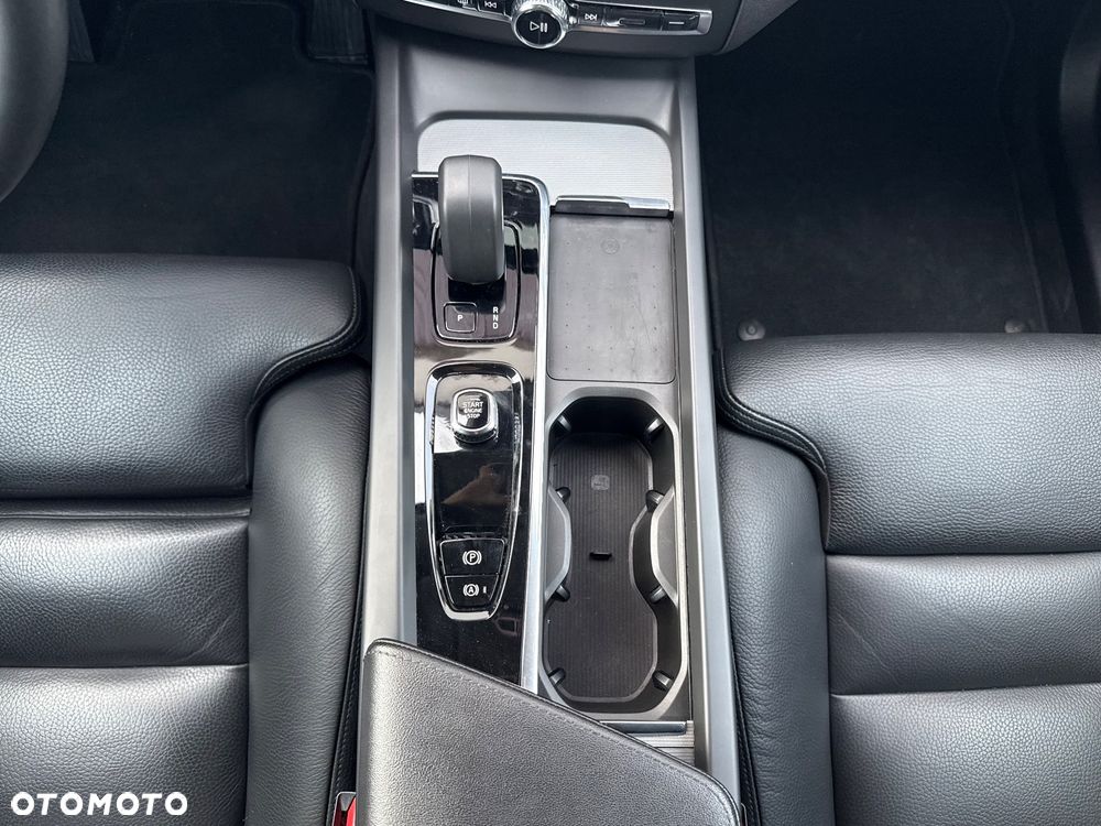 Volvo XC 60 B4 B Plus Bright - 22
