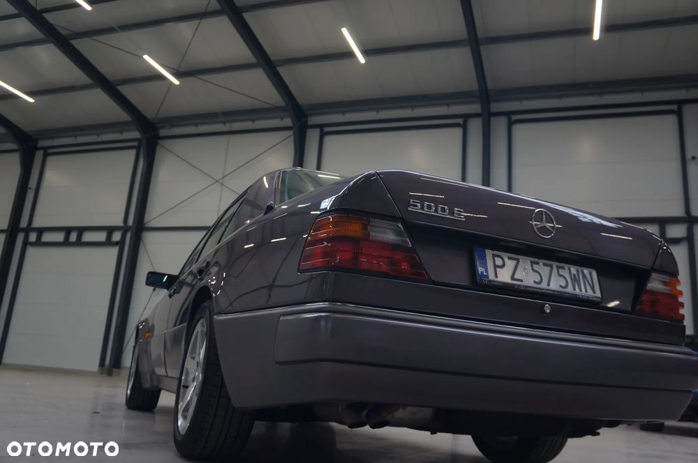 Mercedes-Benz W124 (1984-1993) - 32