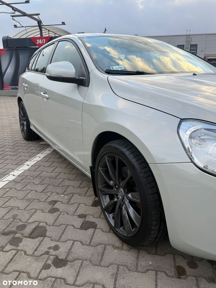 Volvo V60 D3 Momentum - 6