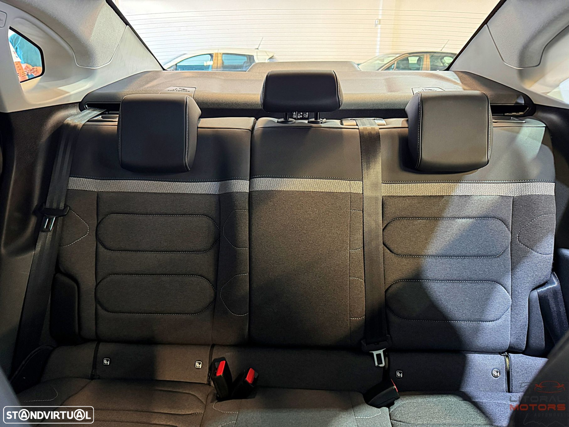 Citroën C4 X 1.2 PureTech Max EAT8 - 36