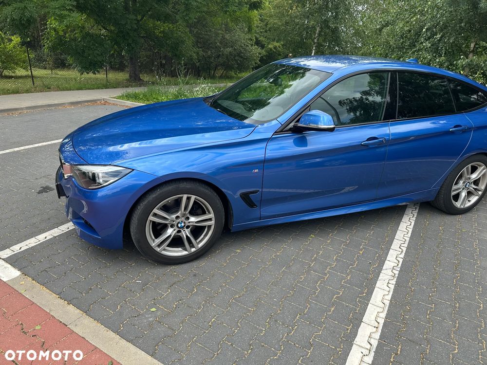 BMW 3GT 330i M Sport - 2