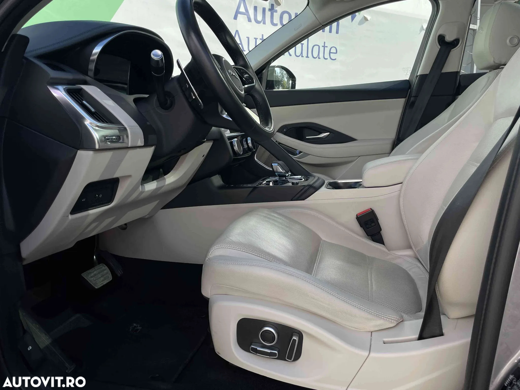 Jaguar E-Pace - 14