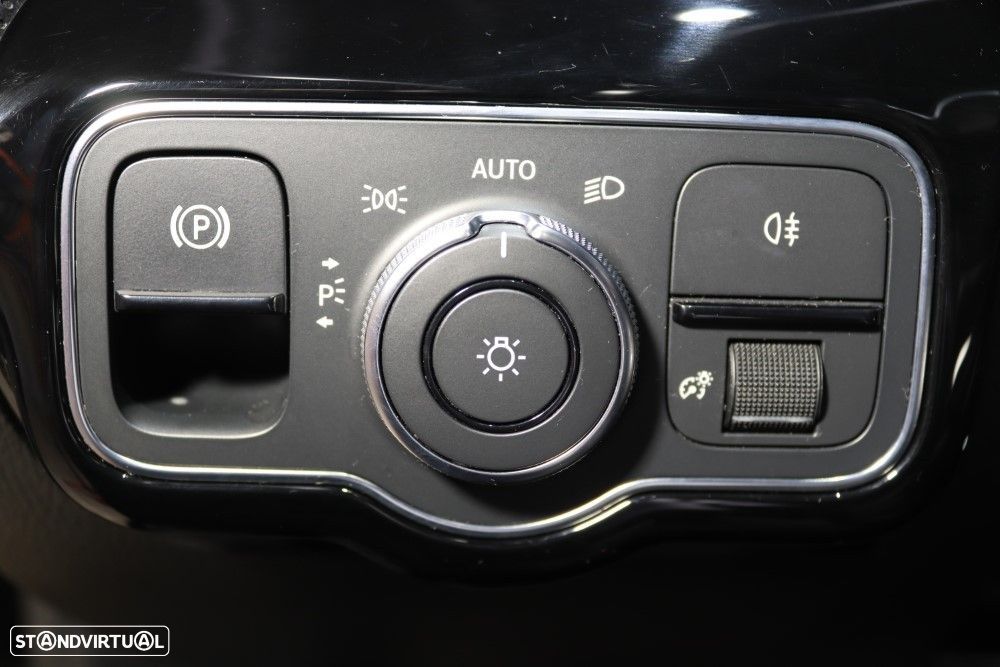 Mercedes-Benz A 180 d AMG Line - 10