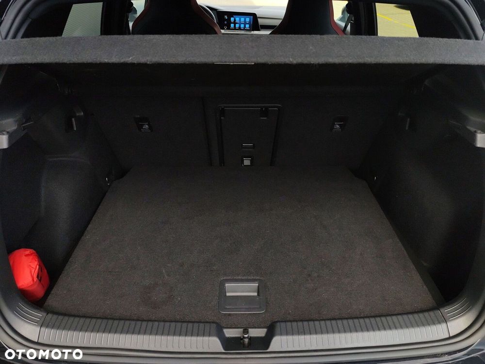Volkswagen Golf - 32