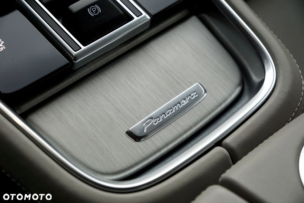 Porsche Panamera 4 - 38