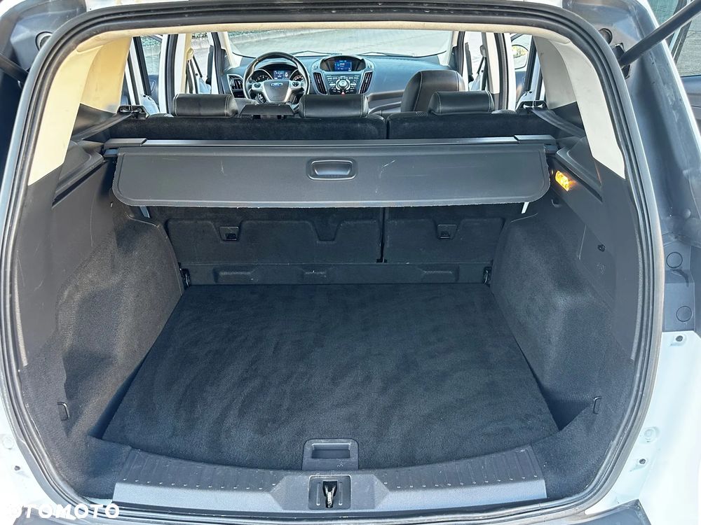 Ford Kuga 2.0 TDCi 4x4 Titanium - 34