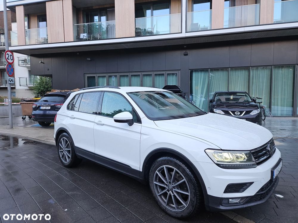 Volkswagen Tiguan - 1