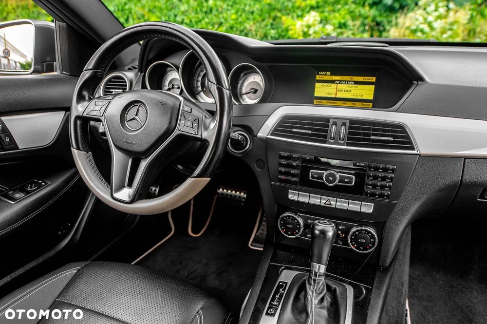 Mercedes-Benz Klasa C 180 BlueEFFICIENCY 7G-TRONIC - 22