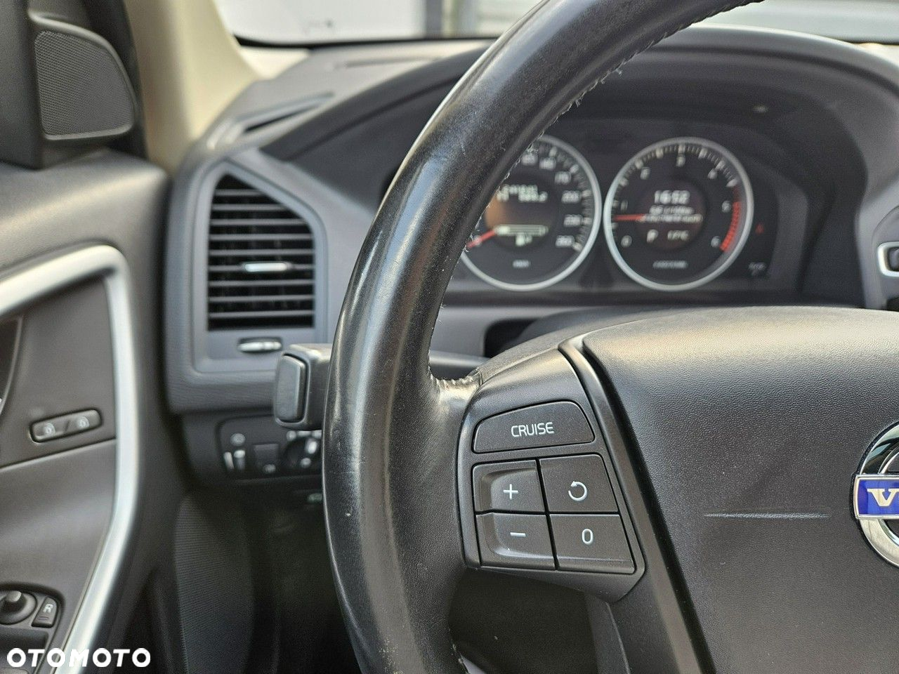 Volvo XC 60 D4 Geartronic Kinetic - 34