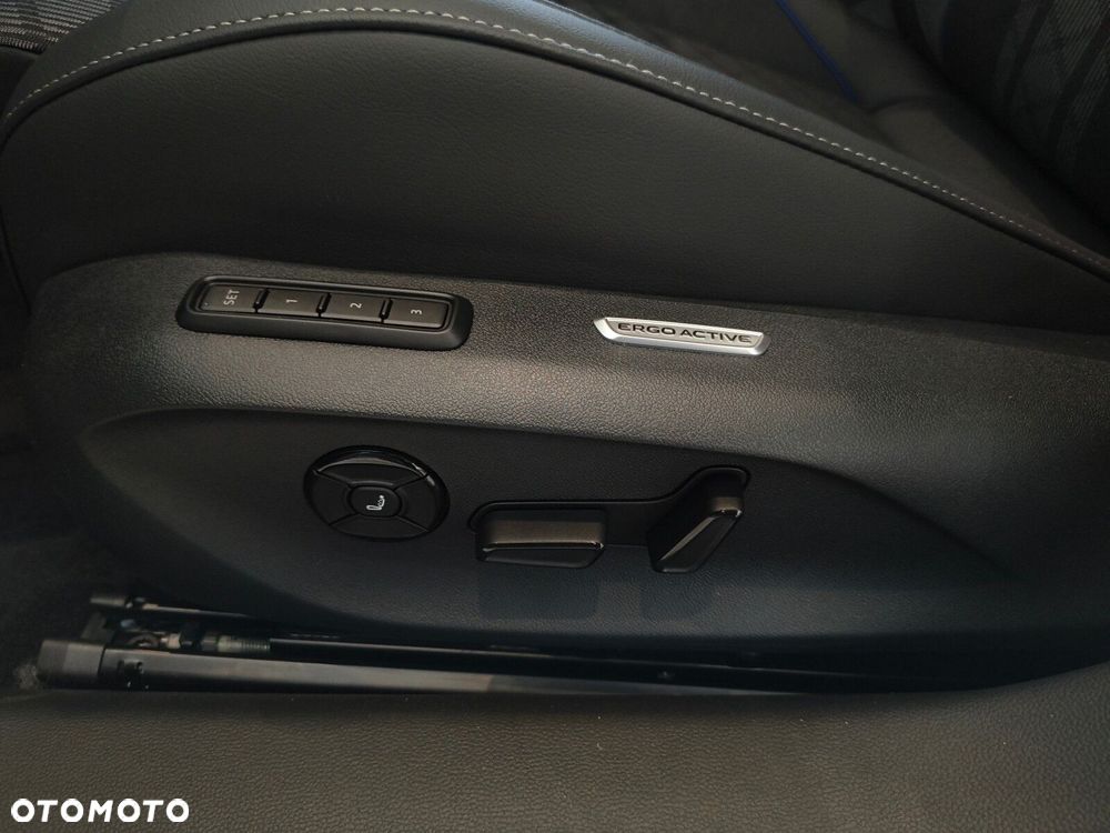 Volkswagen Passat Variant 2.0 TSI R-Line Plus DSG - 15