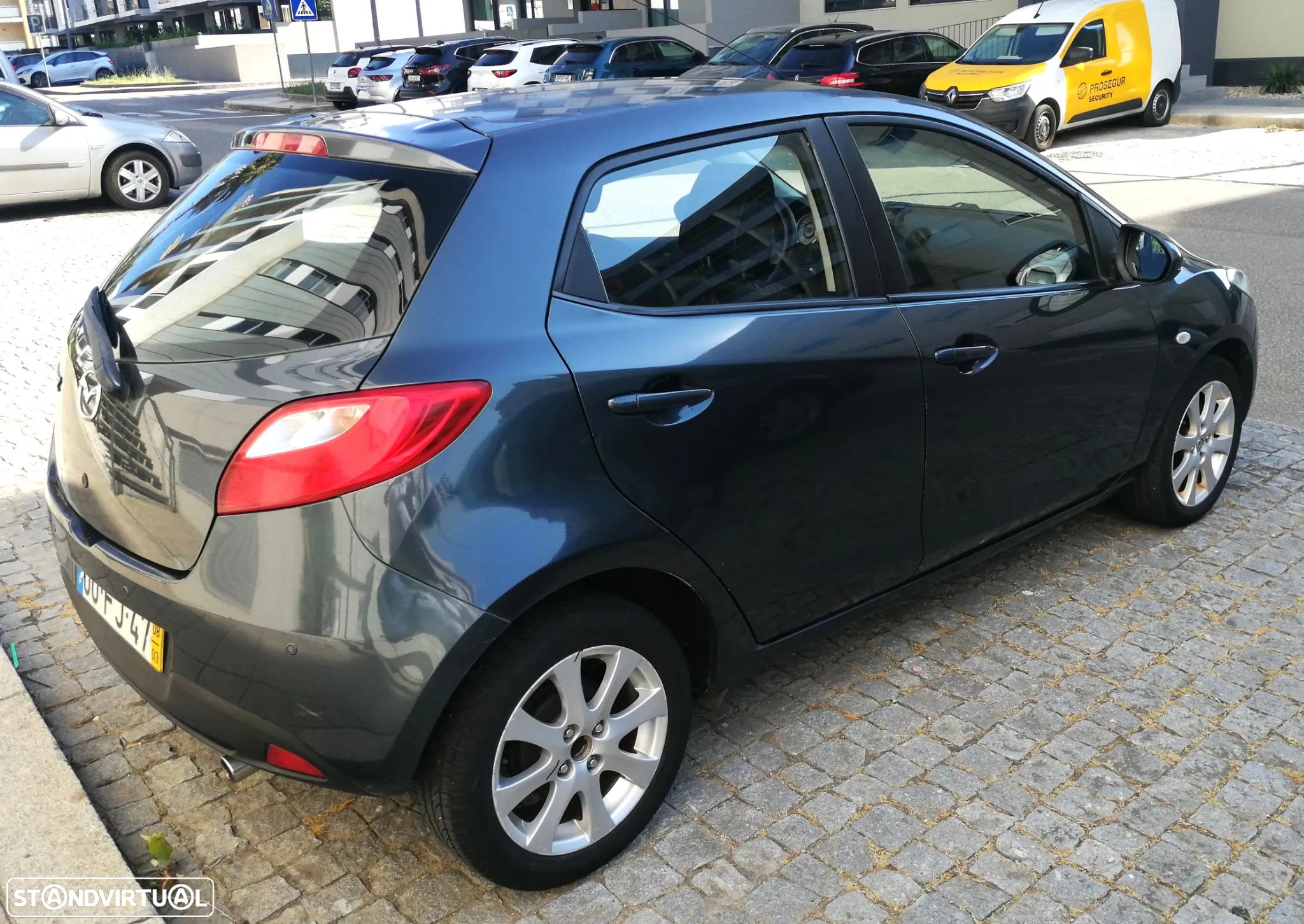 Mazda 2 1.3 MZR Exclusive - 1