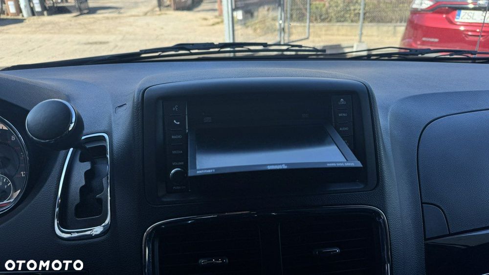 Dodge Grand Caravan - 30