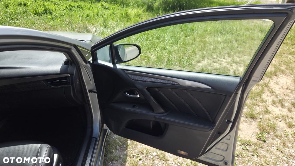 Toyota Avensis 2.0 D-4D Prestige - 22