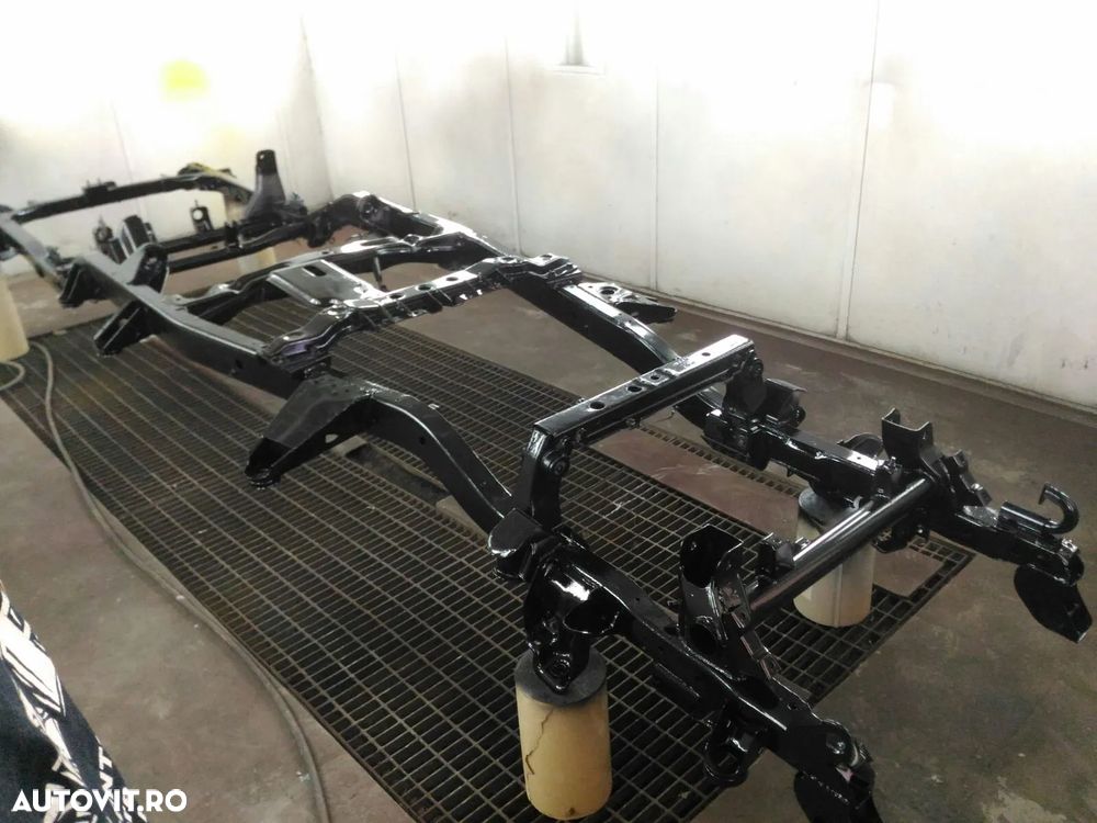 Mitsubishi Pajero - 23