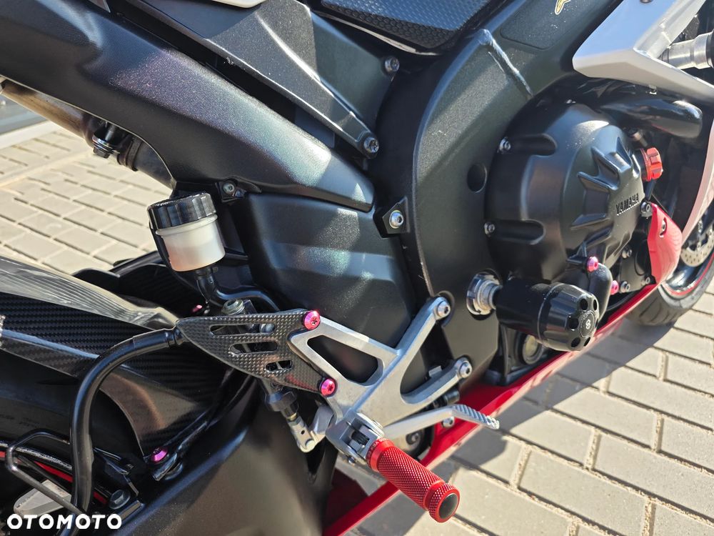 Yamaha R1 - 19