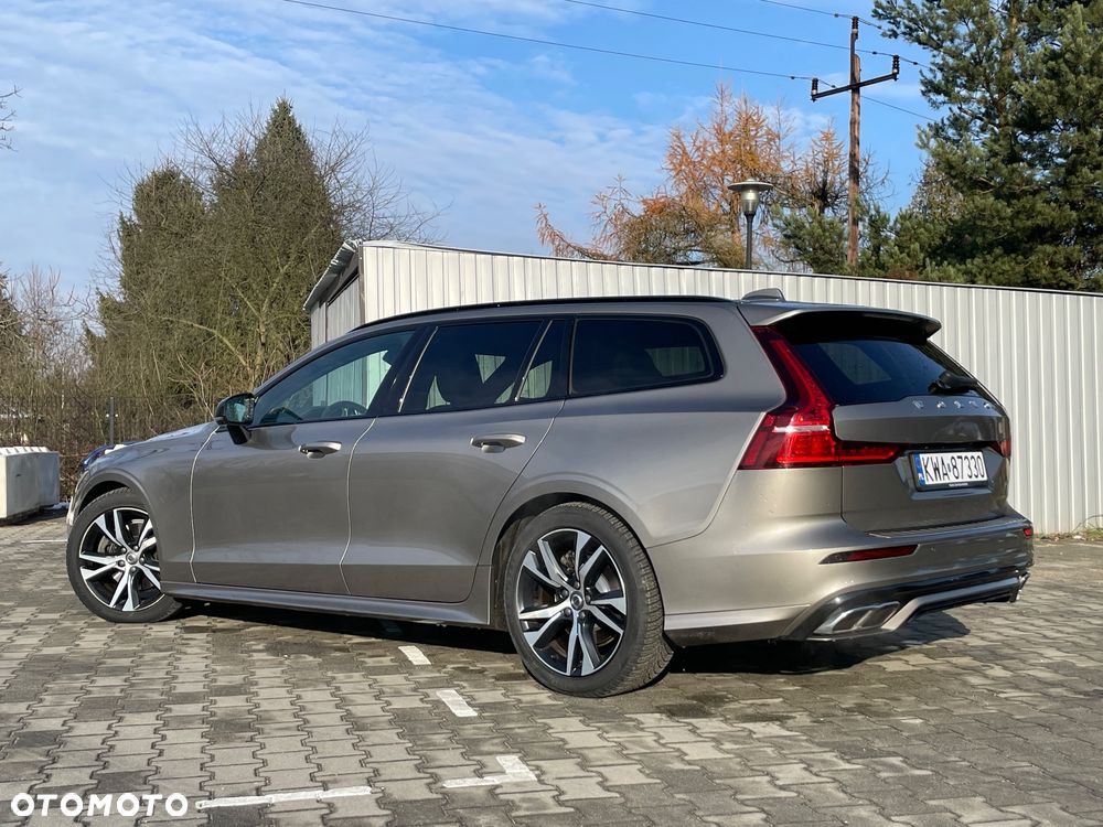 Volvo V60 B4 B R-Design - 7