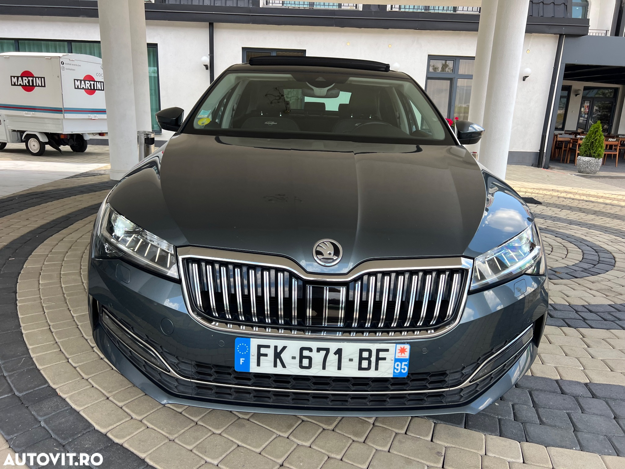 Skoda Superb 2.0 TDI DSG Laurin & Klement - 12