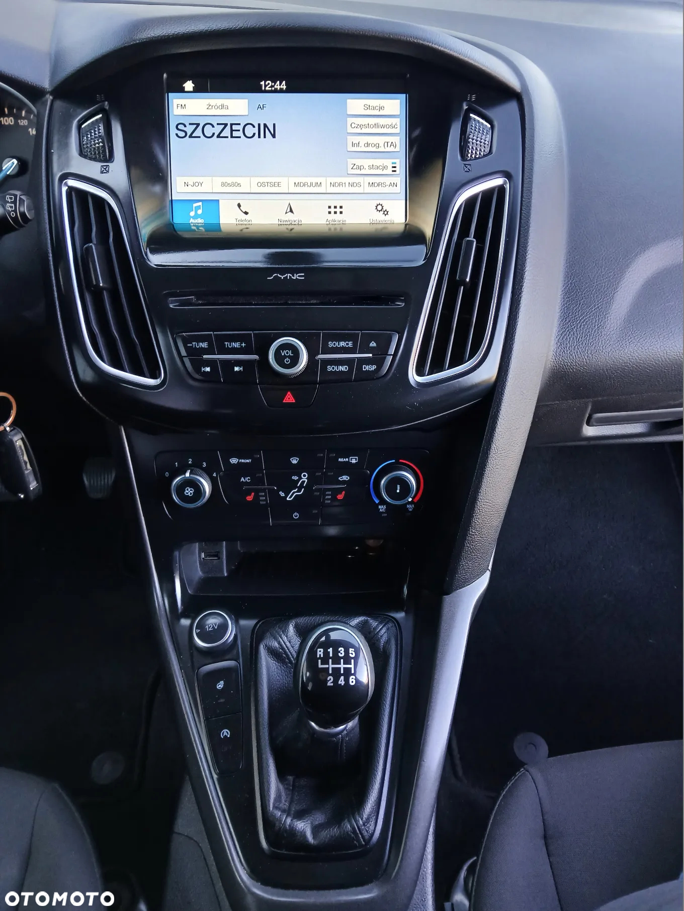 Ford Focus 1.0 EcoBoost Hybrid TITANIUM - 9