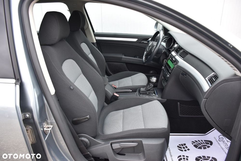 Skoda Superb 2.0 TDI DSG Ambition - 6