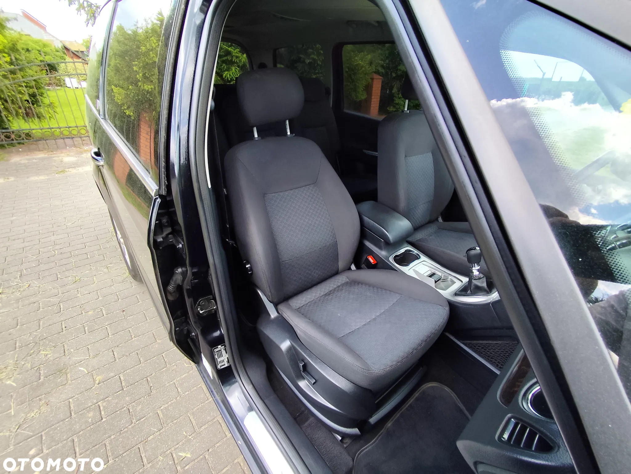 Ford Galaxy 2.0 TDCi Ghia - 32