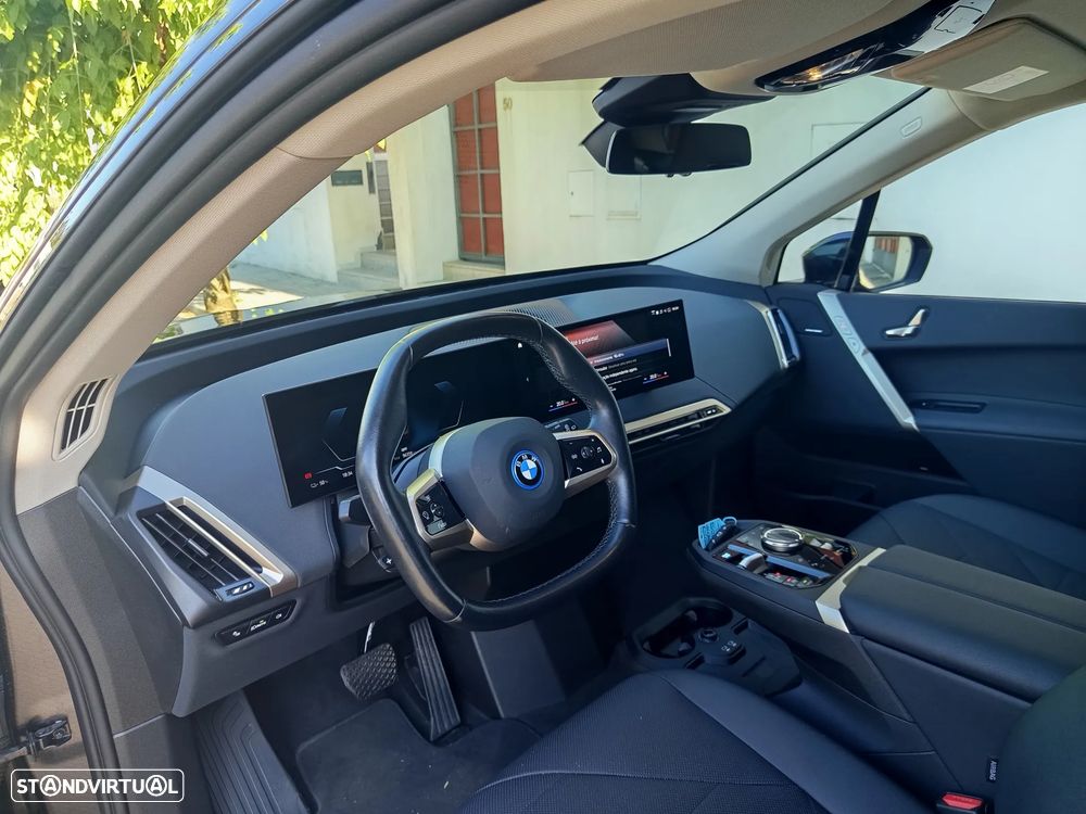 BMW iX xDrive40 - 11